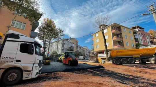 Bin 300 metrelik yola 2 bin 500 ton asfalt serildi