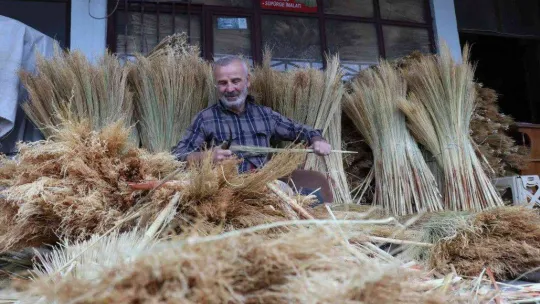 Binbir emekle üretiliyor, 50 liraya satılıyor