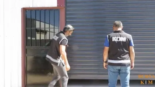 Binlerce kişiyi zehirleyeceklerdi: Kıskıvrak yakalandılar