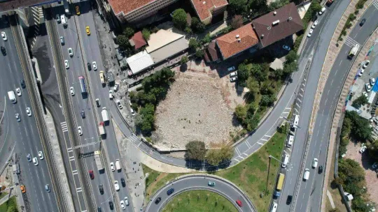 Bir günde yıktırılan cami 3 yıldır yapılmayı bekliyor