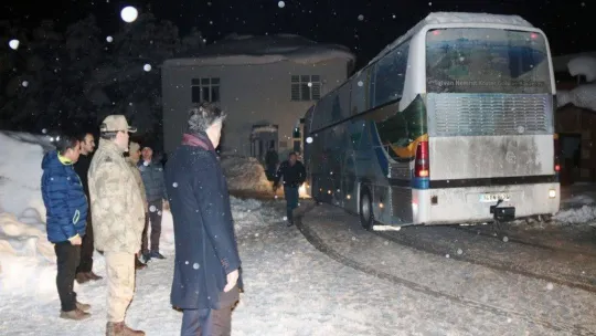 Bitlis'ten deprem bölgelerine 540 güvenlik gücü sevk edildi