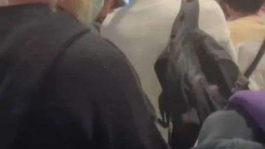 Bodrum-İstanbul uçak seferi gecikti, yolcular tepki gösterdi