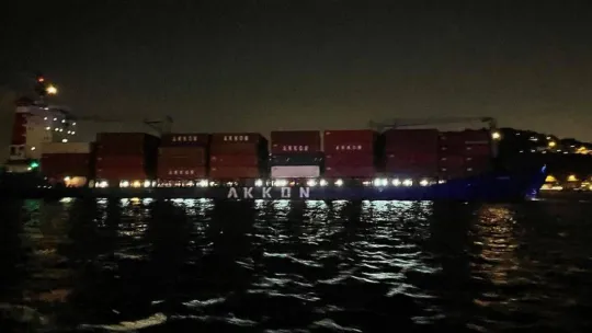 Boğaz'da konteyner gemisi arıza yaptı: Gemi trafiği askıya alındı