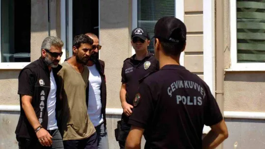 Boşanma aşamasındaki eşini öldürüp, sosyal medyada 'gururlu hissediyor' yazan sanık için ağırlaştırılmış müebbet hapis cezası istendi