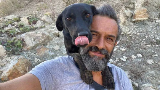 Böyle sevgi görülmedi her gün peşinden yüzlercesi koşuyor