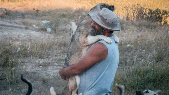 Böyle sevgi görülmedi her gün peşinden yüzlercesi koşuyor