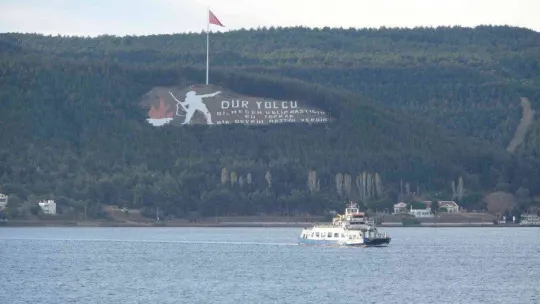 Bozcaada'ya yarınki tüm feribot seferlerine fırtına engeli