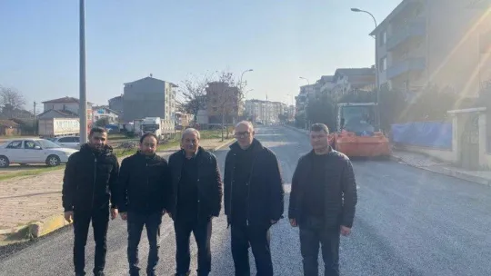 Bozulan asfalt yol yenilendi