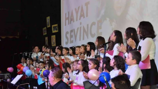 Bozüyük Belediyesi Çocuk Korosu'ndan 'Yeşilçam Şarkıları' konseri