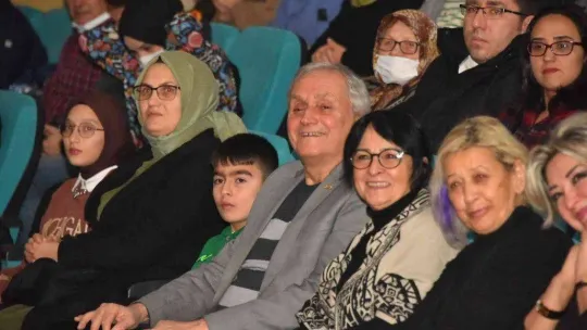 Bozüyük Belediyesi Çocuk Korosu'ndan 'Yeşilçam Şarkıları' konseri