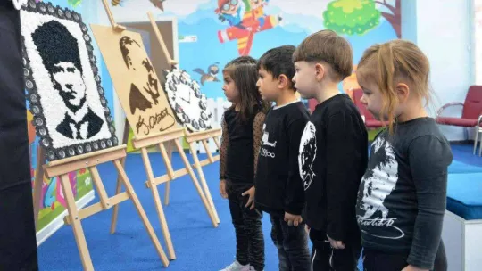 Bozüyük Belediyesi Gündüz Çocuk Oyun ve Bakımevi'nde minik öğrenciler Atatürk'ü andı