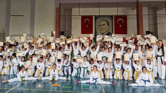 Bozüyük'te taekwando kuşak sınavı yapıldı