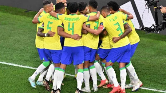 Brezilya, çeyrek final biletini 4 golle aldı