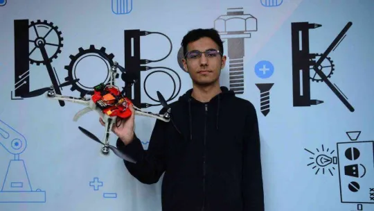 Bu dronu lise öğrencileri üretti