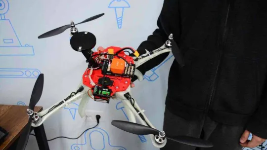 Bu dronu lise öğrencileri üretti