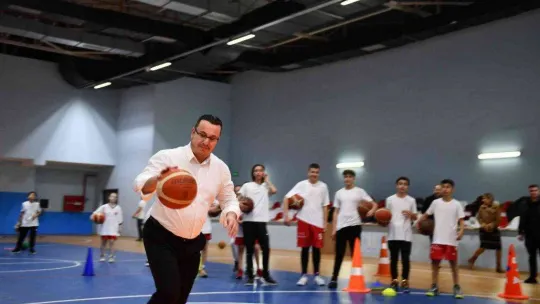 Bu takımdaki sporcular kitap okumadan maça başlayamıyor