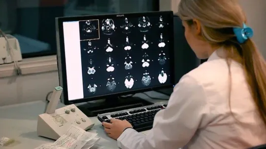 Bulgarlar başta olmak üzere Balkan ülkelerinden gelenler, doğumlarını ve birçok ameliyatını Edirne'de yaptırıyor