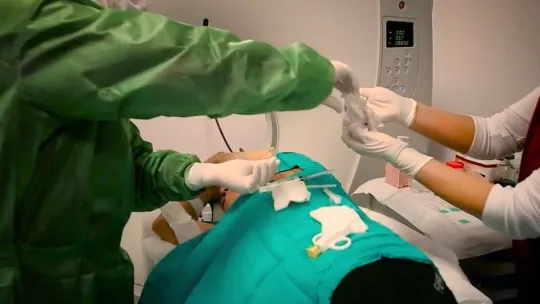 Bulgarlar başta olmak üzere Balkan ülkelerinden gelenler, doğumlarını ve birçok ameliyatını Edirne'de yaptırıyor