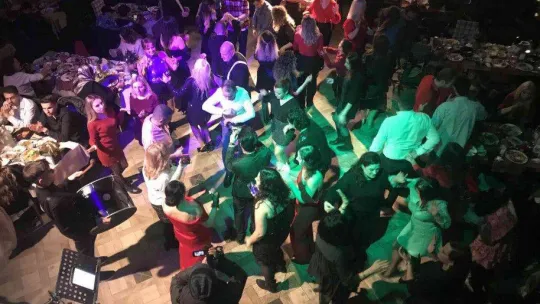 Bulgarlar yılbaşını Edirne'deki eğlence mekanlarında kutladı