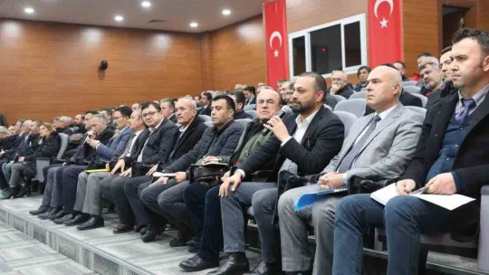 Burdur, Vali Arslantaş öncülüğünde depremin yaralarını sarmak için tek yürek oldu