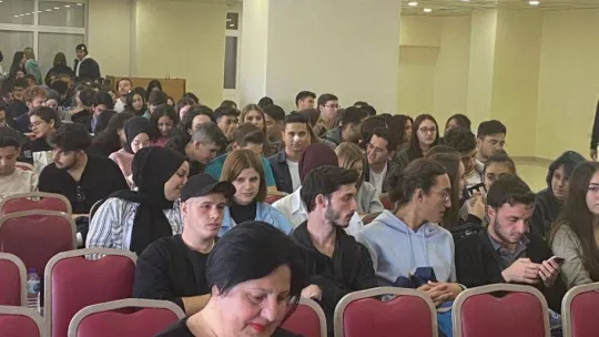 Burhaniye Belediyesinden üniversitelilere çevre eğitimi