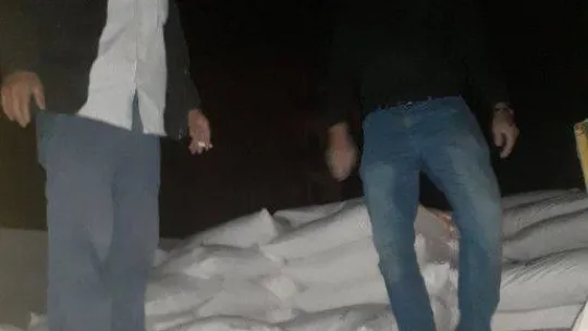 Burhaniye'de arıcılara şeker dağıtıldı