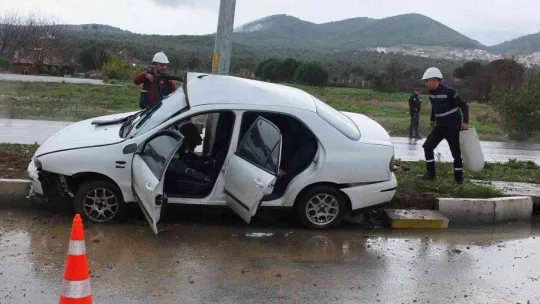 Burhaniye'de kaza geçiren öğretmenler yaralandı