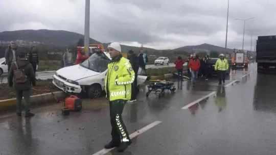 Burhaniye'de kaza geçiren öğretmenler yaralandı