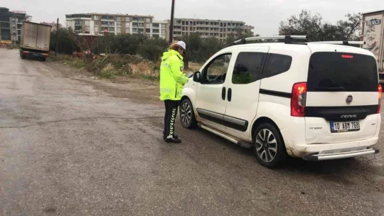 Burhaniye'de kış lastiği denetimleri artırıldı