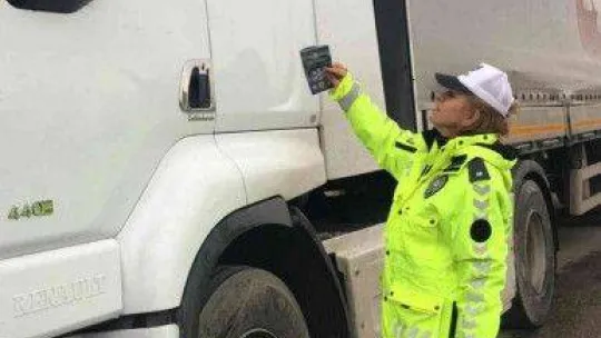 Burhaniye'de kış lastiği denetimleri artırıldı