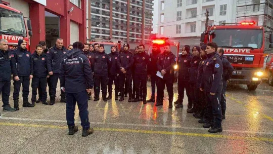 Bursa AFAD ve Büyükşehir İtfaiye Dairesi ekipleri deprem bölgesine doğru yola çıktı