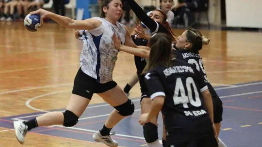 Bursa Büyükşehir Belediyespor sahasında takipçisi Aksaray Belediyespor'uda mağlup etti