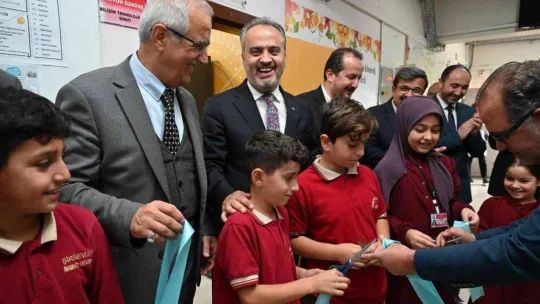 Bursa Büyükşehir'den okullara teknolojik destek