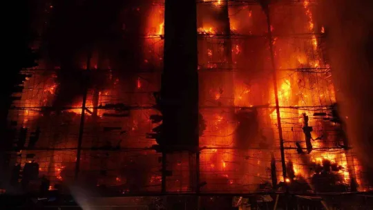 Bursa'da 13 saattir devam eden yangının boyutu gün ağarınca ortaya çıktı