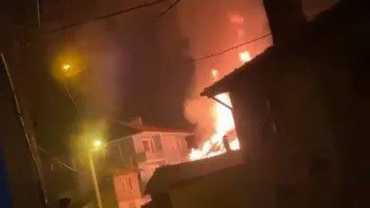 Bursa'da 2 katlı ev alev alev yandı