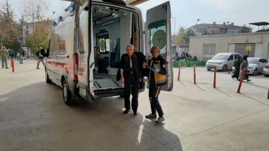 Bursa'da 2 otomobil çarpıştı: 3 yaralı