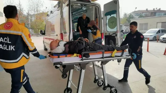 Bursa'da 2 otomobil çarpıştı: 3 yaralı