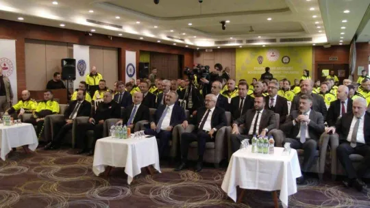 Bursa'da 20 ilin trafik birim amirinin katıldığı 'Bölge Değerlendirme Toplantısı' yapıldı