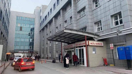 Bursa'da 21 lise öğrencisi zehirlenme şüphesiyle hastaneye kaldırıldı
