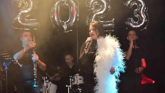 Bursa'da 4 yıldızlı yılbaşı coşkusu