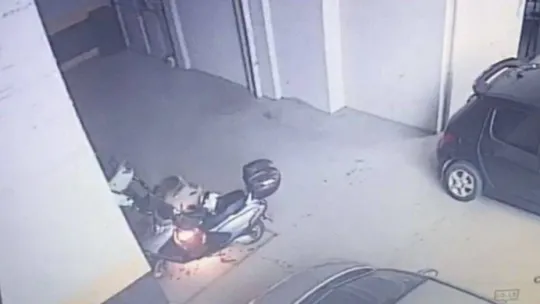 Bursa'da 5 motosiklet alevlere teslim oldu, o anlar kameraya yansıdı