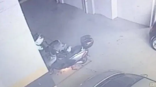 Bursa'da 5 motosiklet alevlere teslim oldu, o anlar kameraya yansıdı