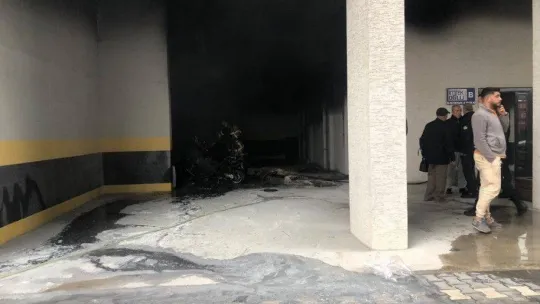 Bursa'da 5 motosiklet alevlere teslim oldu, o anlar kameraya yansıdı