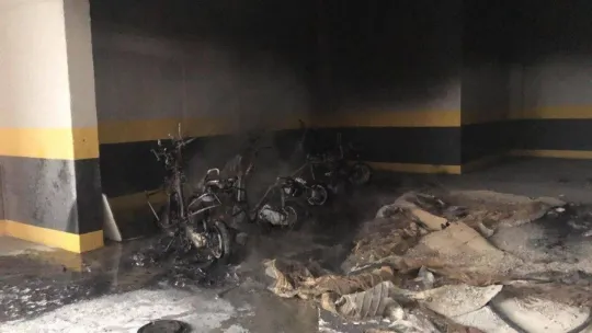 Bursa'da 5 motosiklet alevlere teslim oldu, o anlar kameraya yansıdı