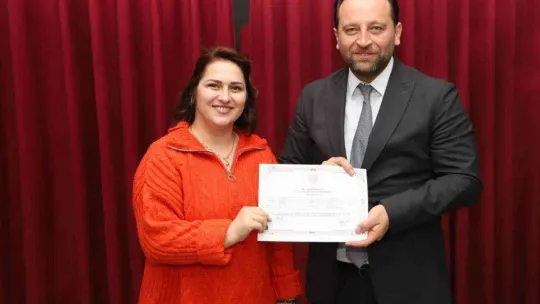 Bursa'da Aile Okulu'na katılan veliler sertifikalarını aldı