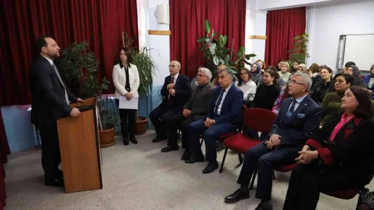 Bursa'da Aile Okulu'na katılan veliler sertifikalarını aldı