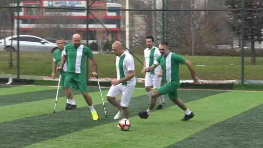 Bursa'da ampute futbol maçında 'Dostluk' kazandı