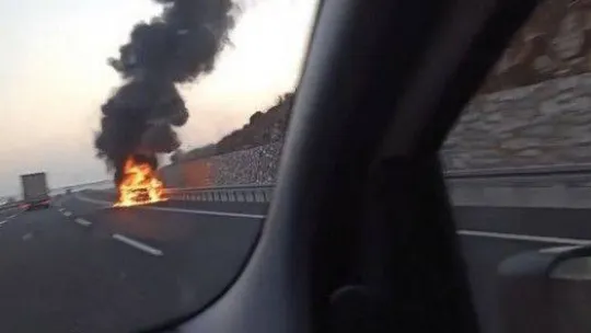 Bursa'da araç yangınları kameralarda