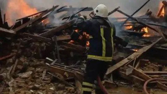 Bursa'da bir ev alevlere teslim oldu