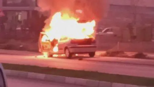 Bursa'da bir otomobil alev alev yandı